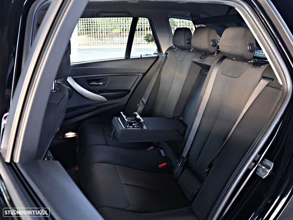 BMW 320 d Touring Advantage Auto - 27