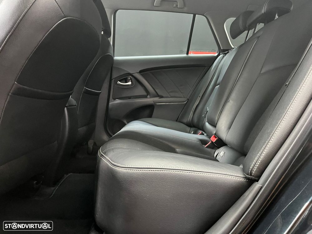 Toyota Avensis Touring Sports 2.0 D-4D Exclusive - 11