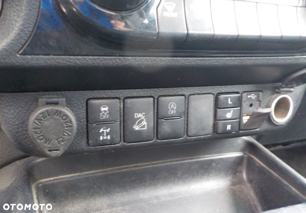Toyota Hilux - 21