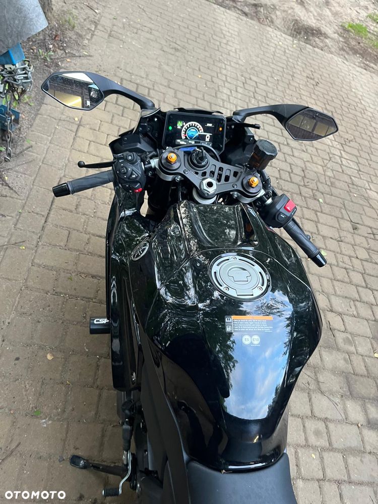 Yamaha R7 - 10