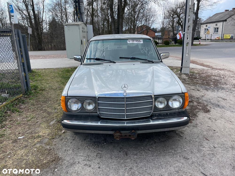 Mercedes-Benz W123 - 2