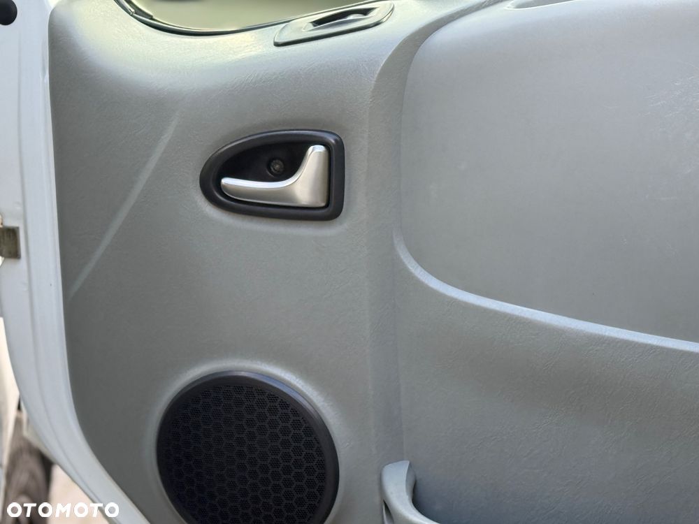 Opel Vivaro - 11