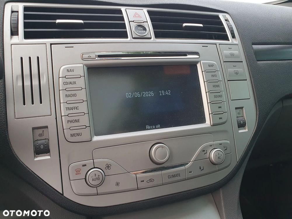 Ford Kuga 2.0 TDCi 2x4 Titanium - 11
