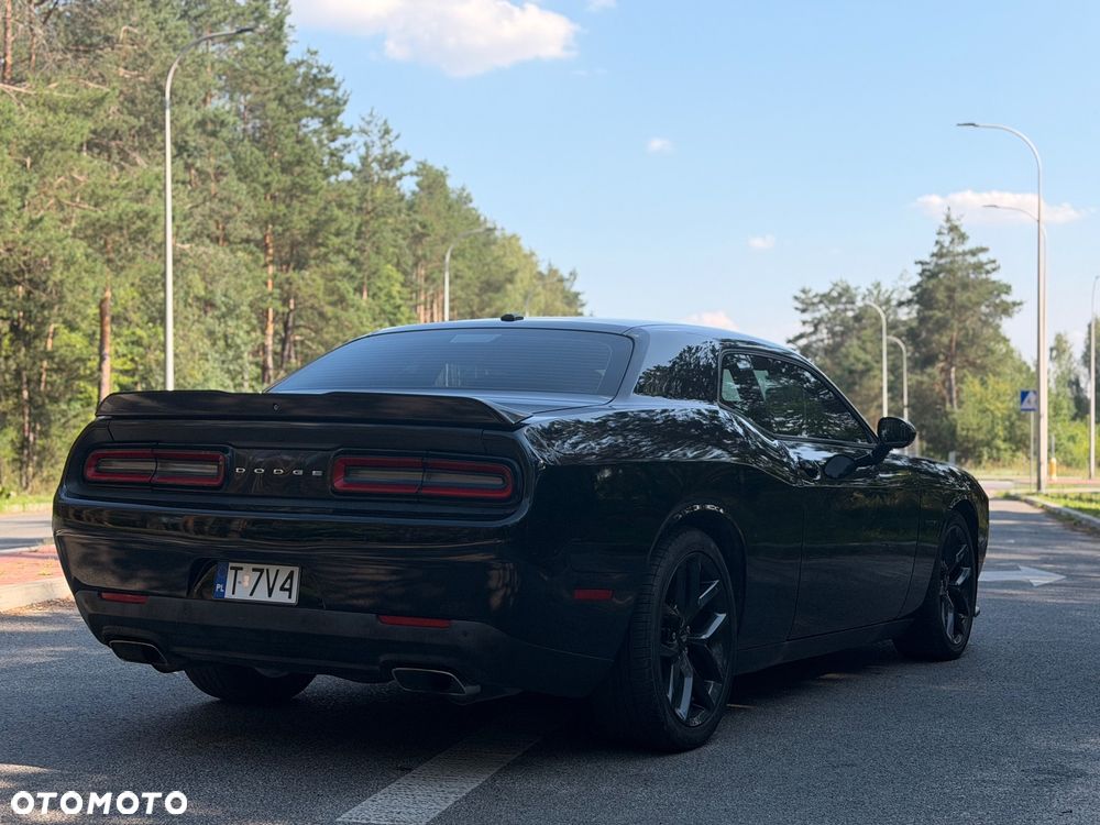 Dodge Challenger - 22