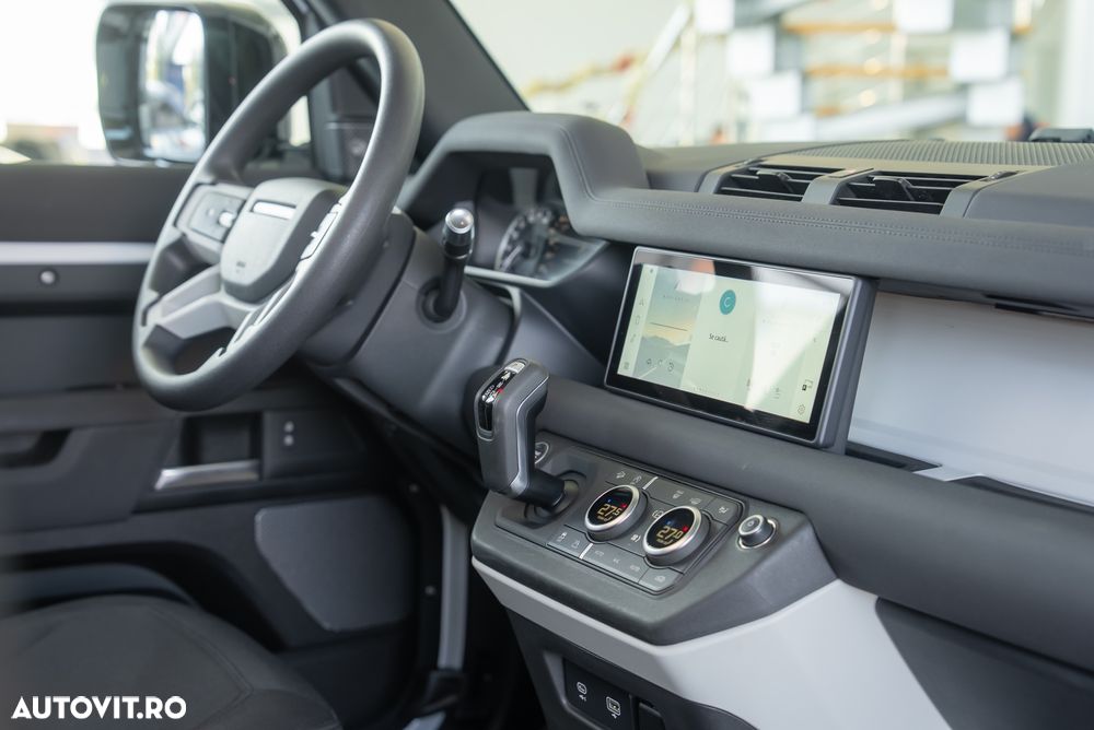 Land Rover Defender 110 3.0D 300 MHEV Hard Top SE - 16