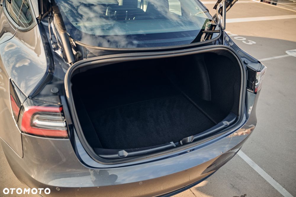 Tesla Model 3 - 23