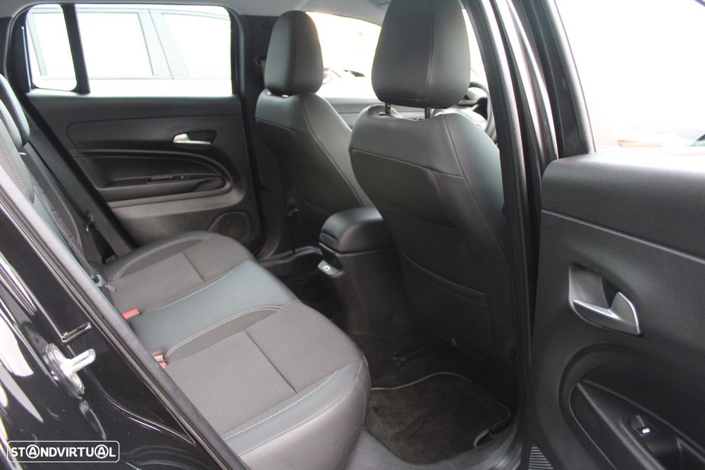 Jeep Avenger 1.2 GSE T3 Altitude - 18