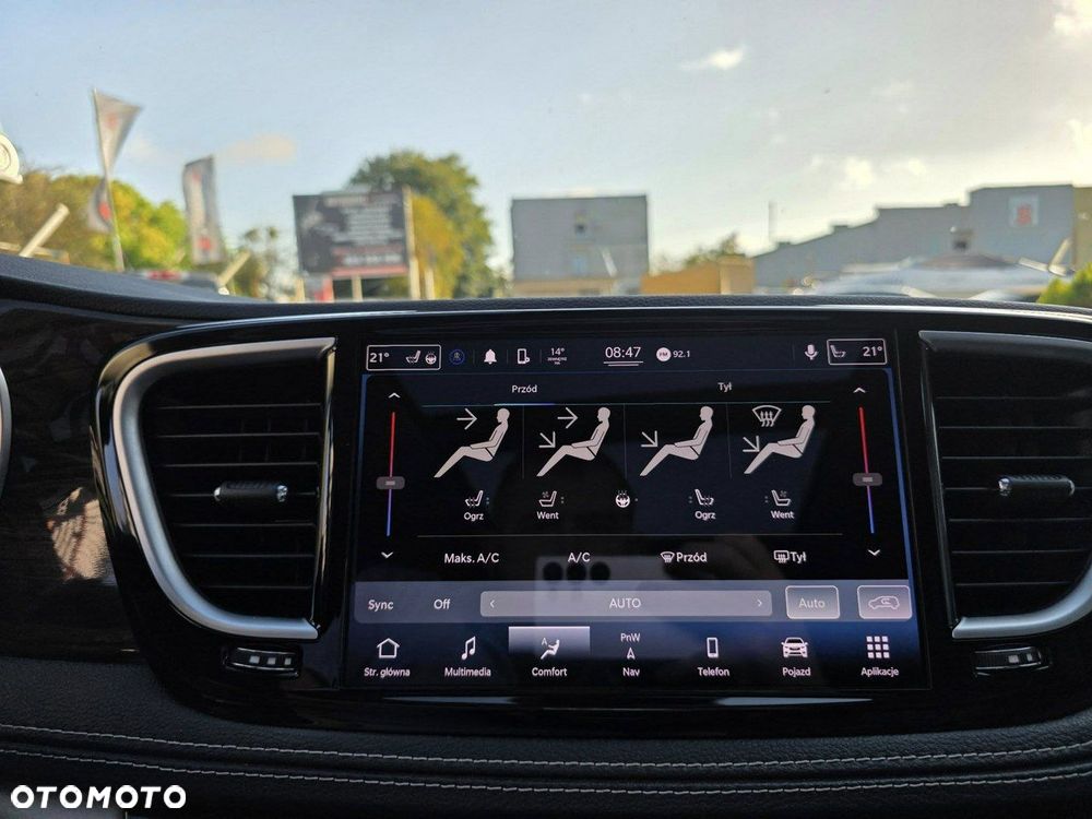 Chrysler Pacifica - 20