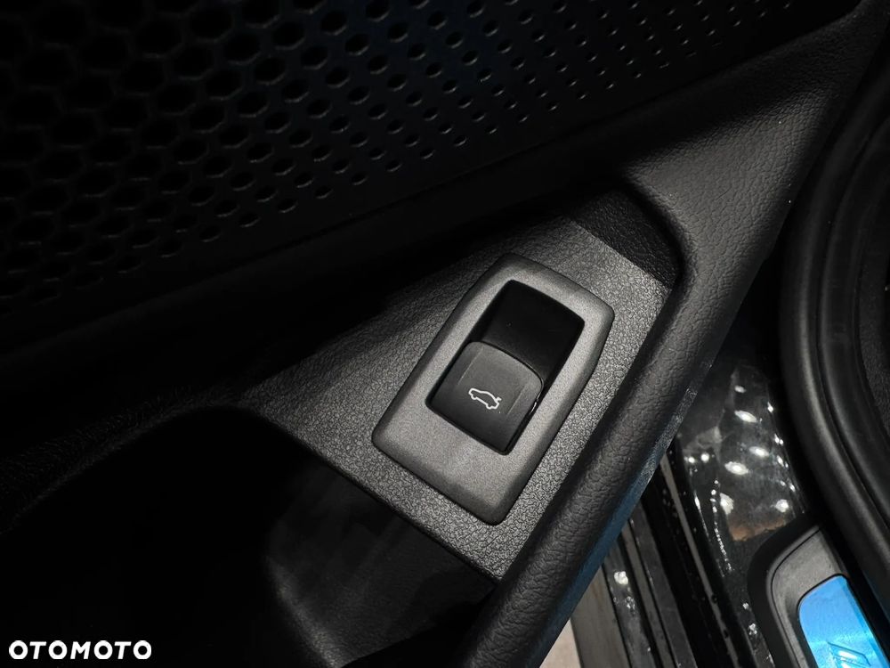 BMW Seria 3 320d xDrive mHEV sport - 13