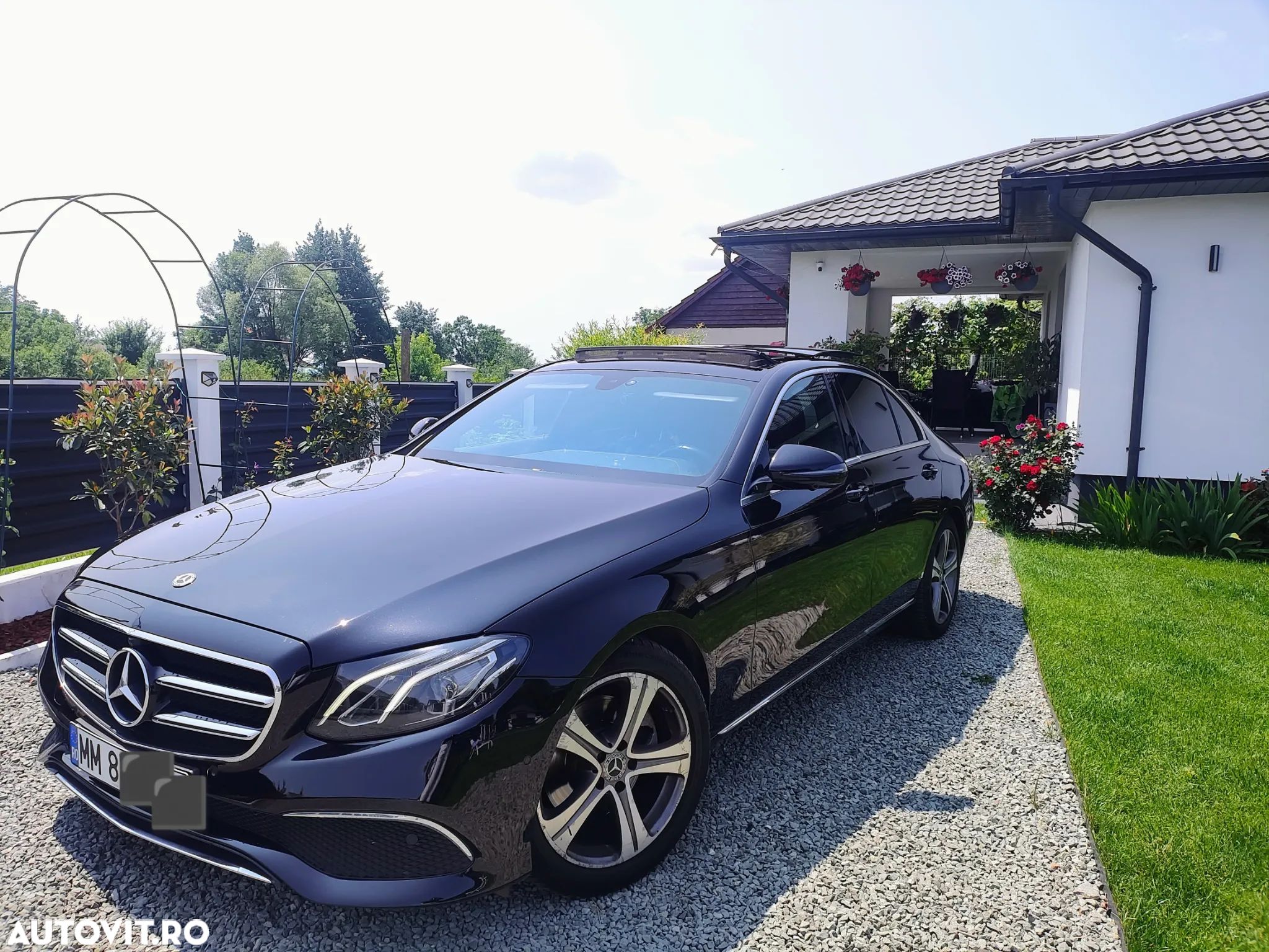 Mercedes-Benz E 220 d T 9G-TRONIC Avantgarde - 1