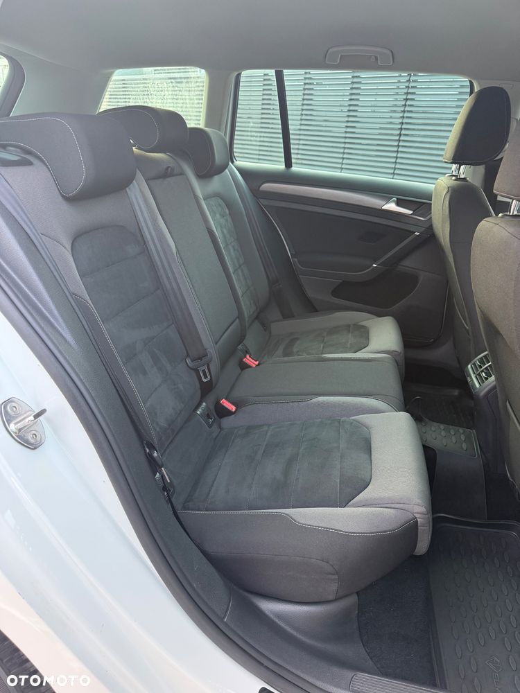 Volkswagen Golf - 17