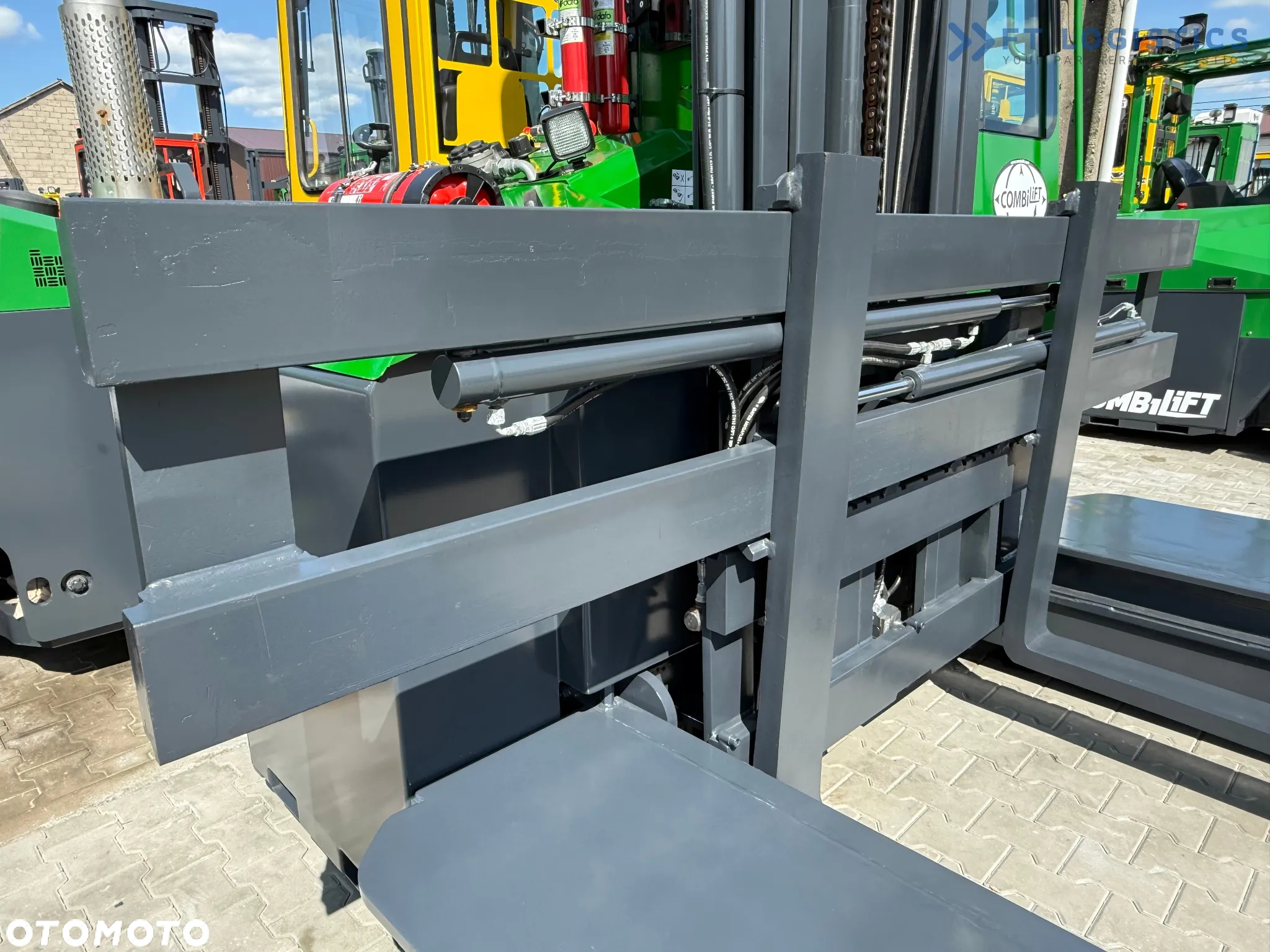 Combilift C5000E / ELEKTRYCZNY / TRIPLEX 8300MM / WOLNY SKOK / SZEROKI POZYCJONER / PRZESUW WIDEŁ / BATERIA JAK NOW - 5
