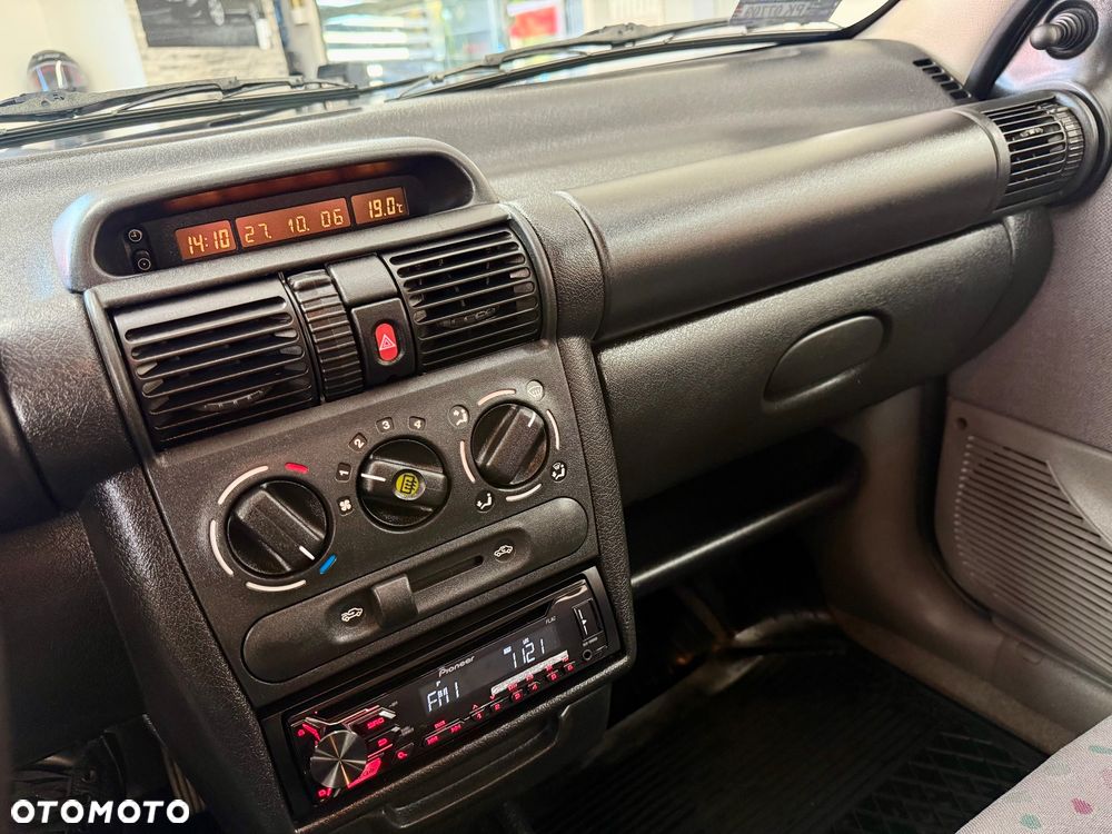 Opel Corsa - 28