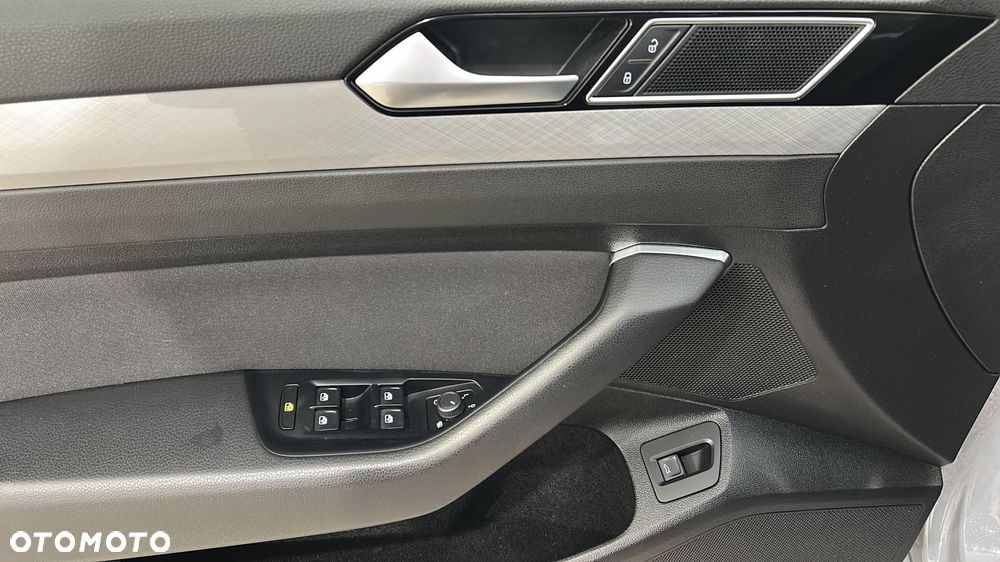 Volkswagen Passat Variant 2.0 TDI EVO Business DSG - 14