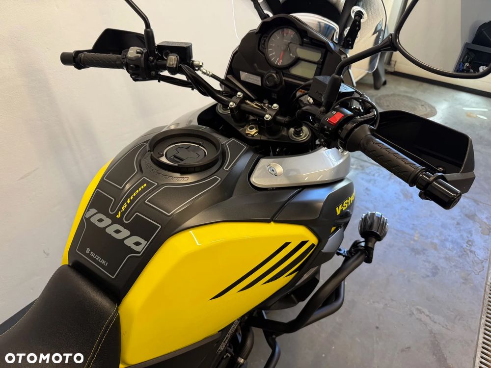 Suzuki V-STROM - 30