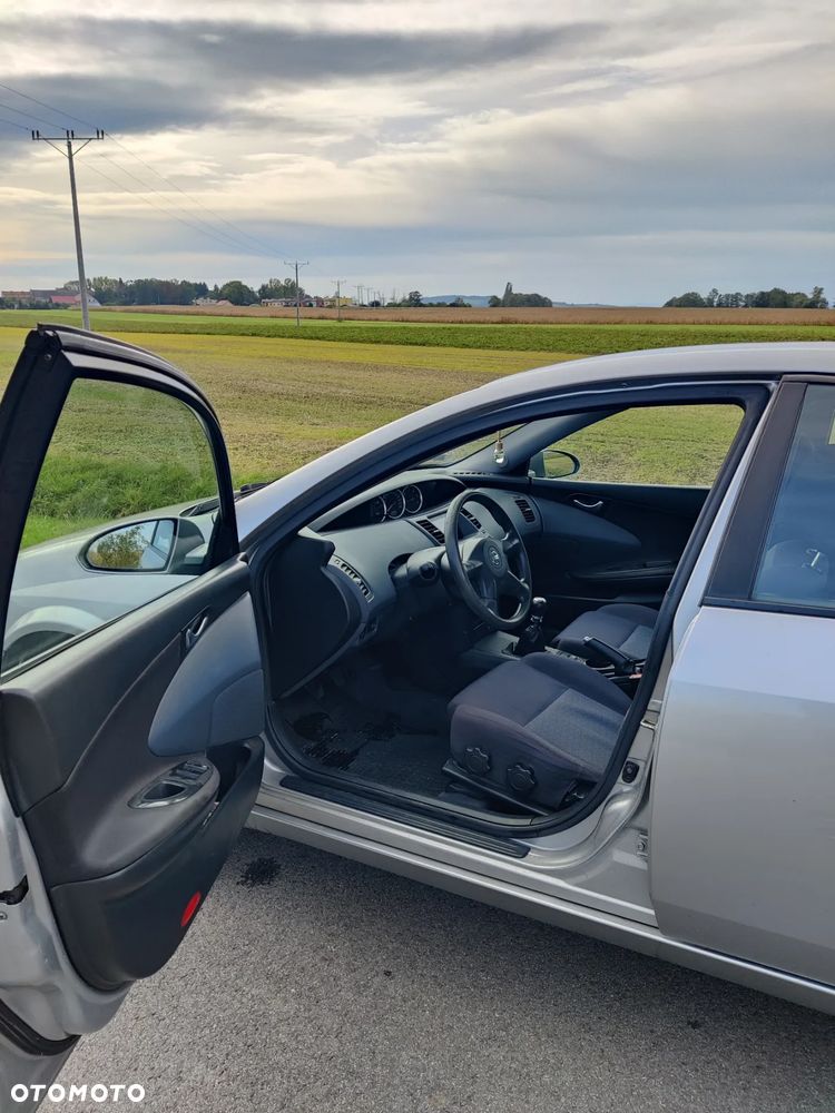 Nissan Primera - 8