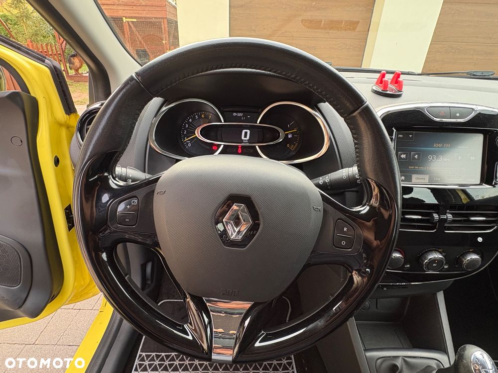 Renault Clio - 23