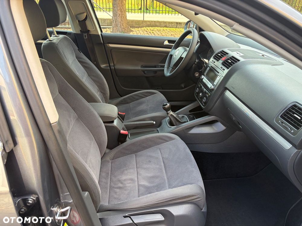 Volkswagen Jetta 1.6 Comfortline - 31