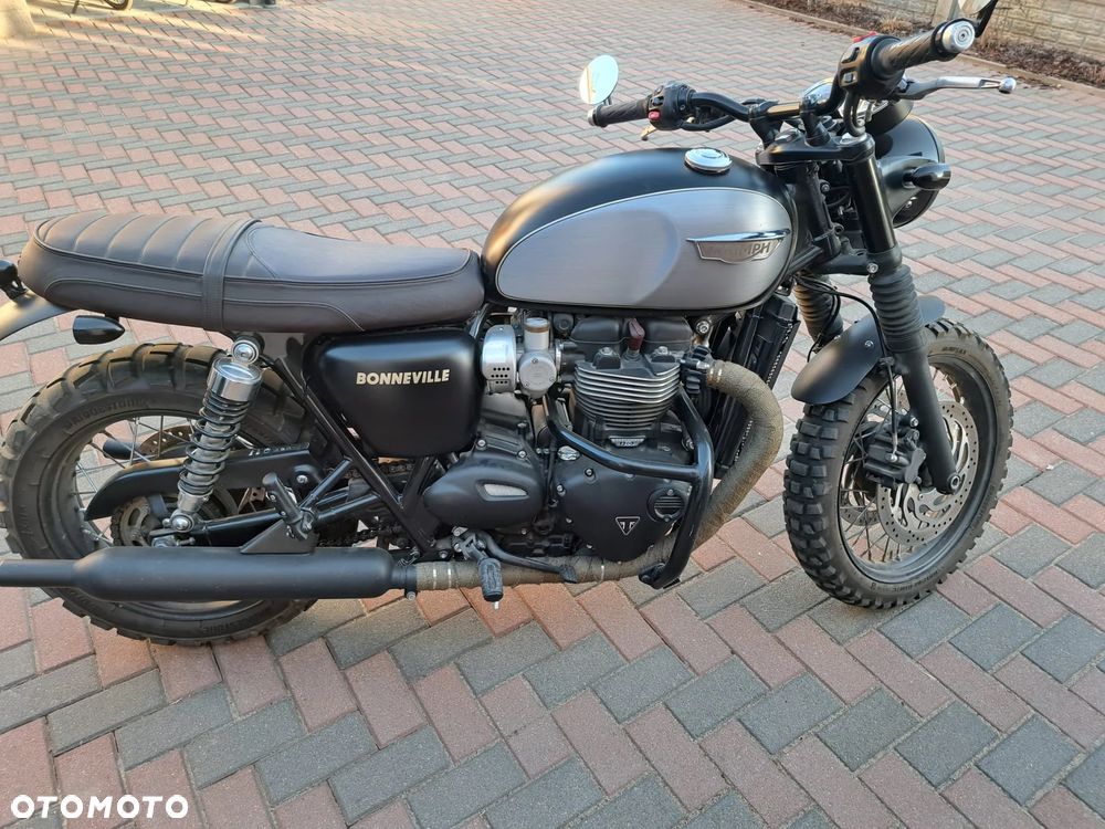 Triumph Bonneville - 5