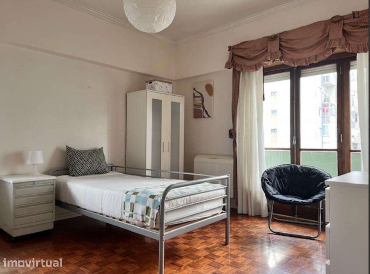 Quarto - localizado em Benfica Lisbon - Grande imagem: 3/22