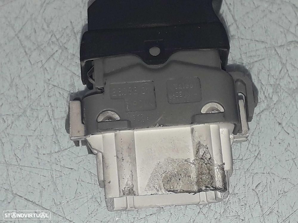 COMANDO ELEVADOR DE VIDRO TRASEIRO ESQUERDO RENAULT SCÉNIC II 2004 -2808201 - 1