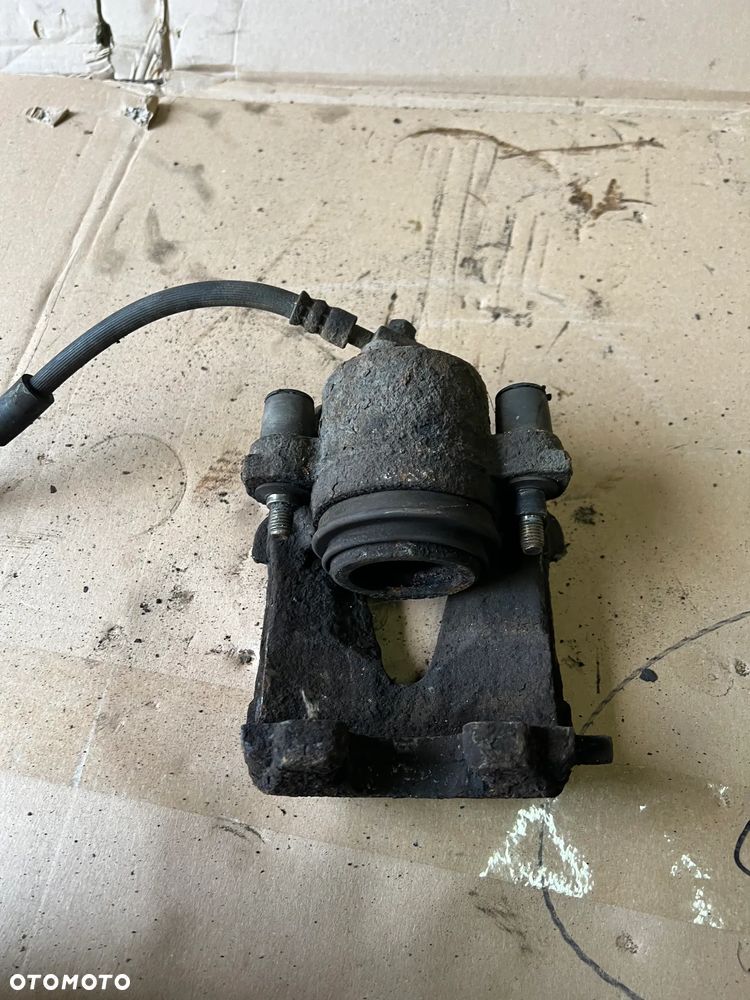 Zacisk hamulcowy lewy przód przedni VW UP - 3