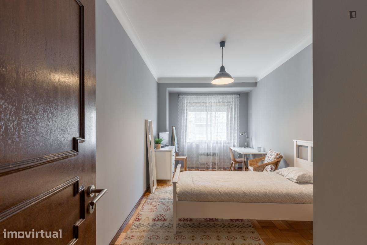 Quarto - localizado em Paranhos Porto - Grande imagem: 2/15