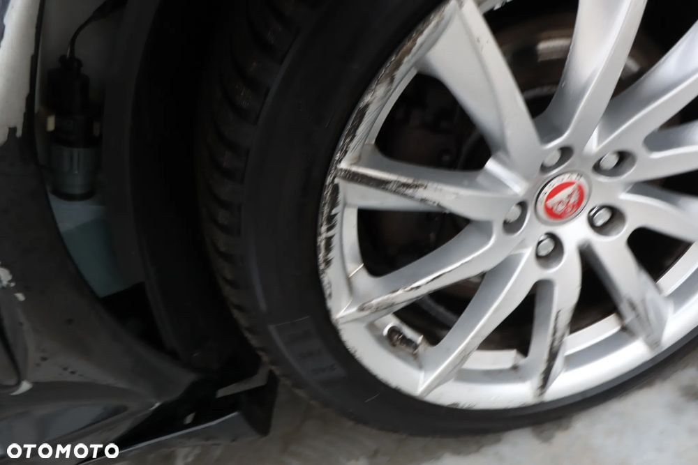 Jaguar XF 2.2 D Luxury - 18