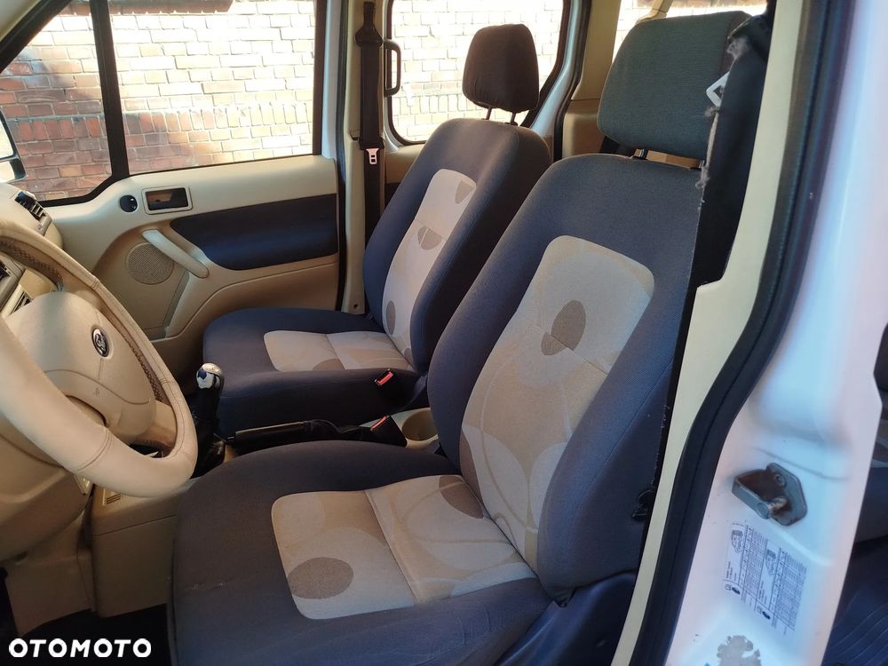 Ford Tourneo Connect - 12