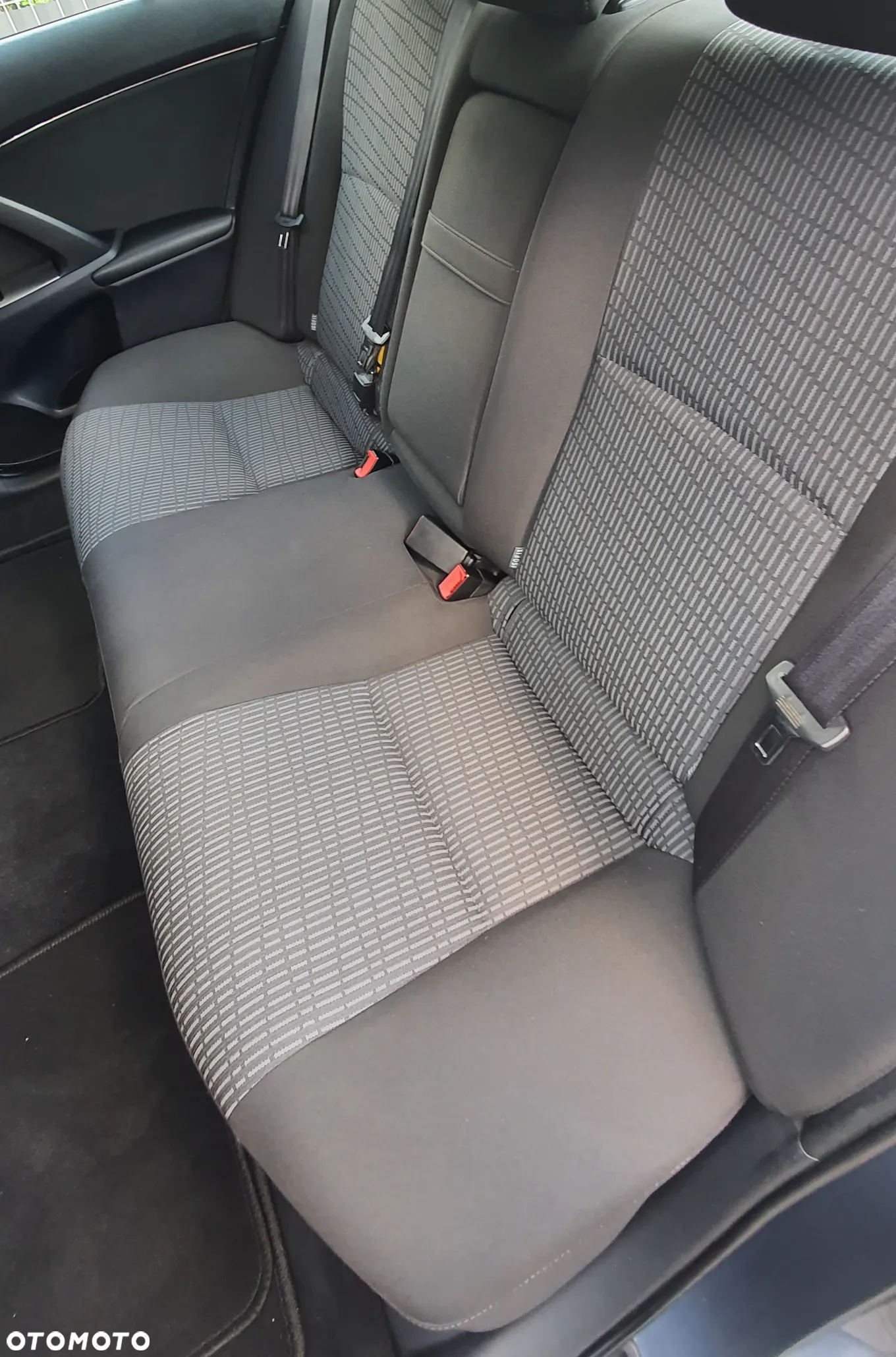 Toyota Avensis 1.8 Sol plus NAVI - 18