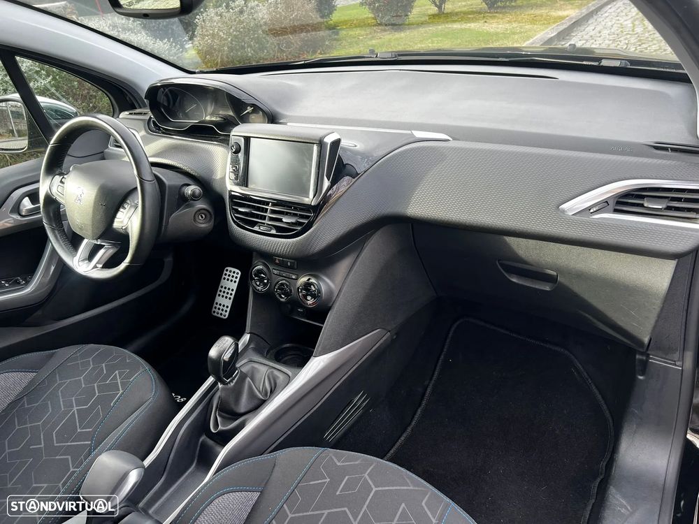 Peugeot 2008 1.2 PureTech Allure - 4