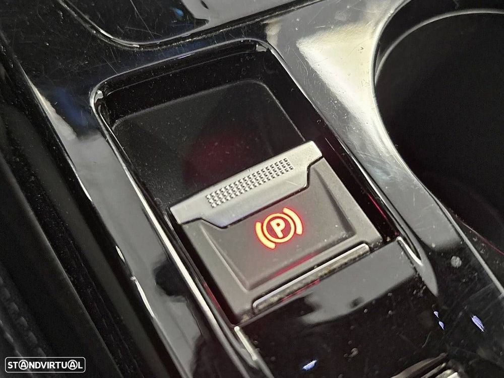 Peugeot 2008 1.5 BlueHDi GT EAT8 - 25