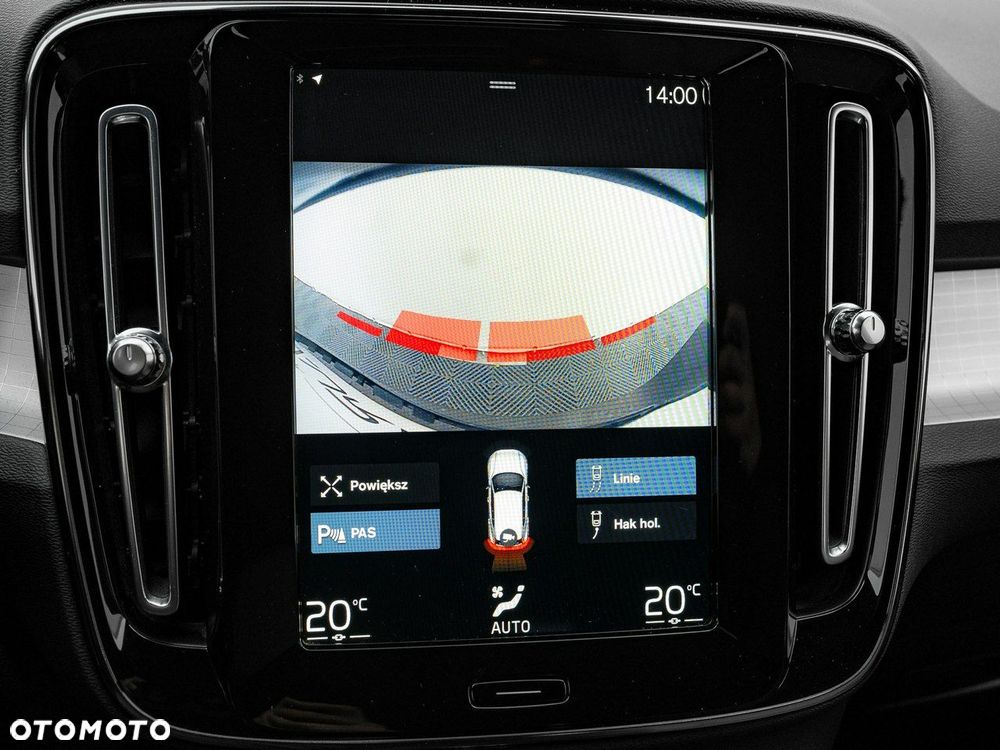 Volvo XC 40 T3 Momentum Pro - 24