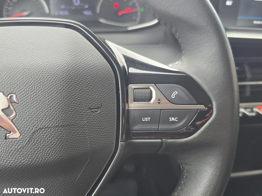 Peugeot 2008 1.2 L PureTech STT Active - 12