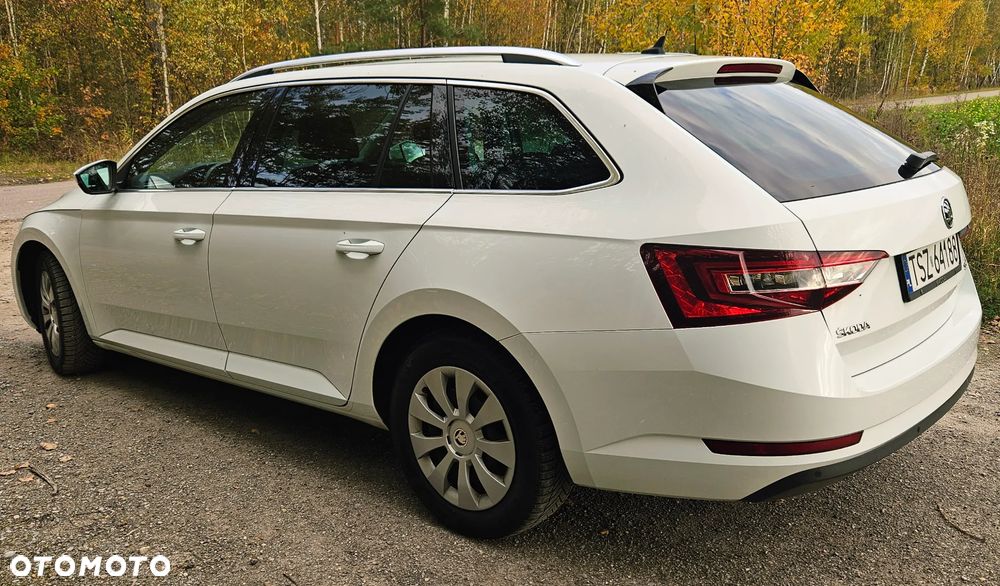 Skoda Superb 2.0 TDI Active DSG - 23