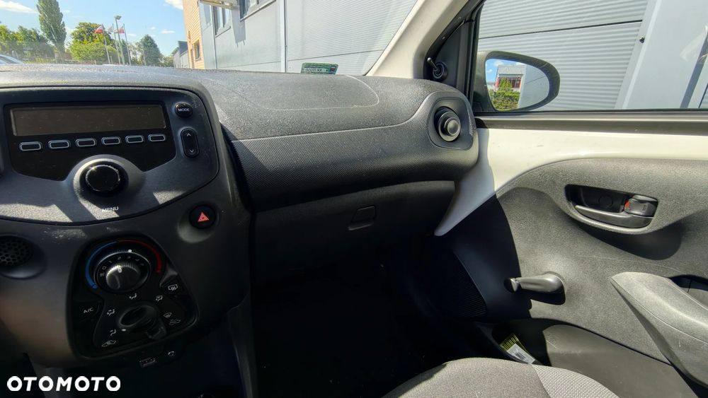 Toyota Aygo 1.0 VVT-i JBL Edition - 15