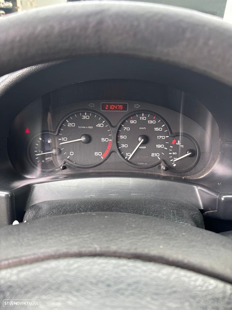 Peugeot Partner 2.0 HDi VTC - 10