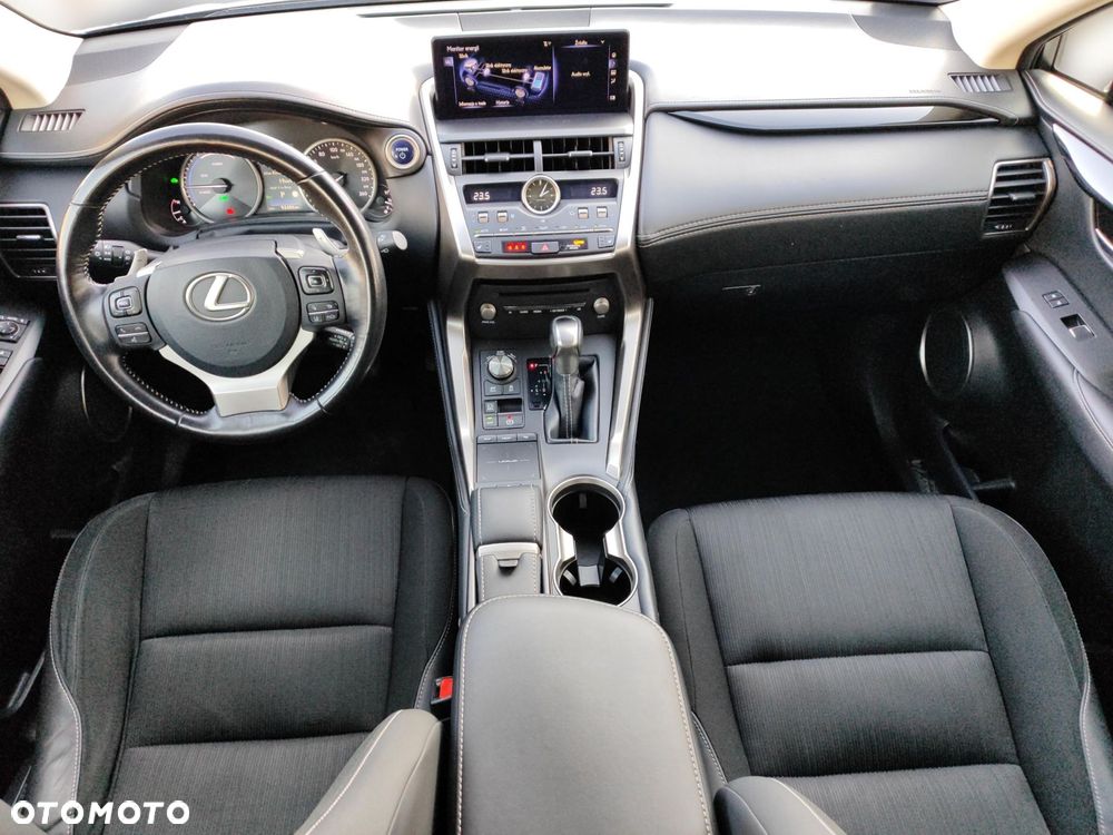 Lexus NX 300h Business Edition AWD - 16