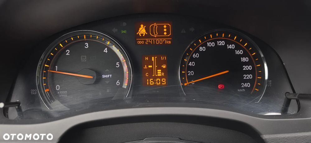 Toyota Avensis 2.0 D-4D - 16