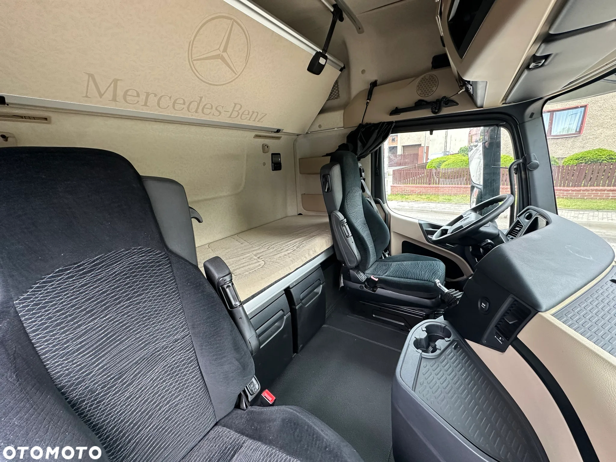 Mercedes-Benz ACTROS MP4 - 27