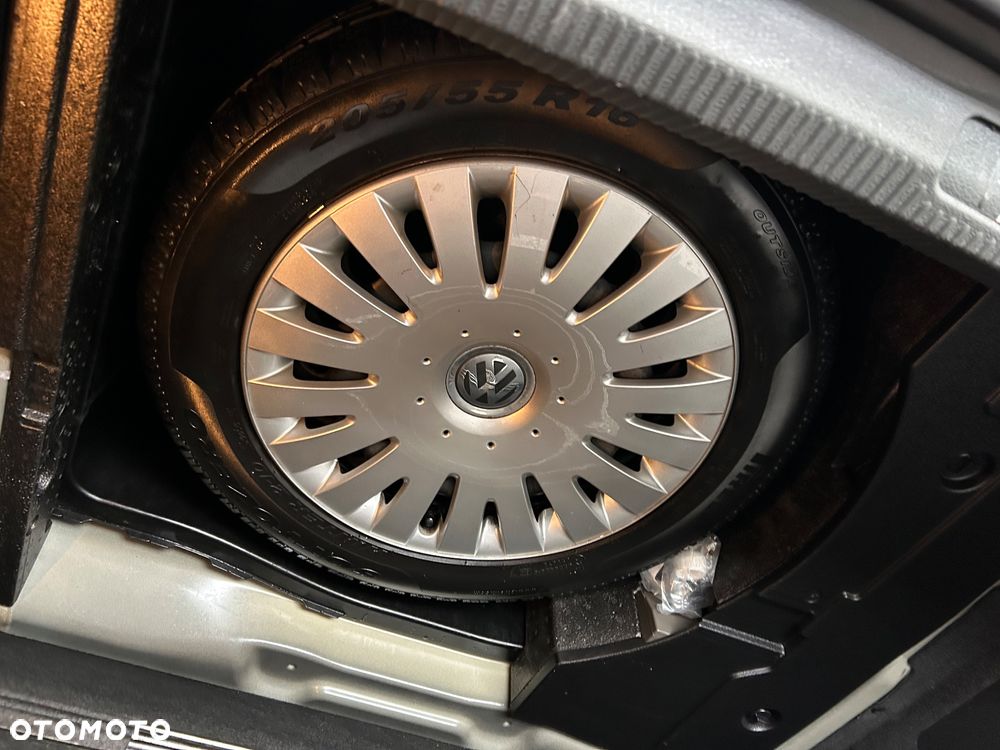 Volkswagen Passat Variant 1.6 TDI (BlueMotion Technology) Comfortline - 24