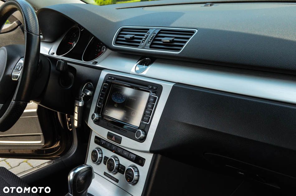 Volkswagen Passat Variant 2.0 TDI DSG BlueMotion Technology R-Line - 33