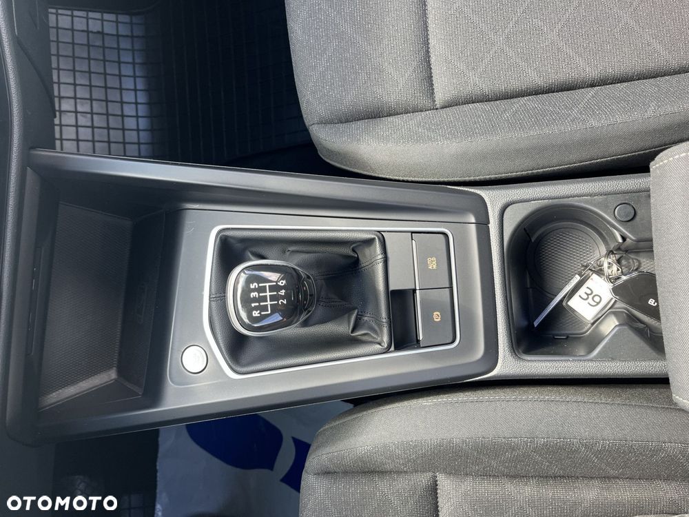 Volkswagen Golf VIII 2.0 TDI Life - 32