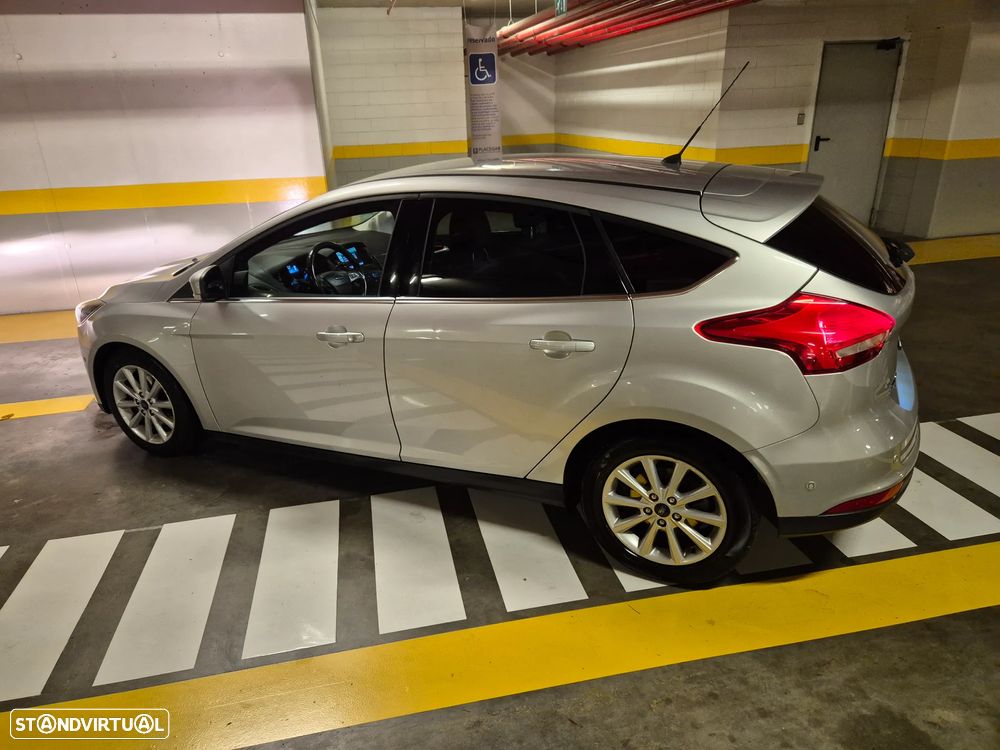 Ford Focus 1.0 SCTi Titanium - 12