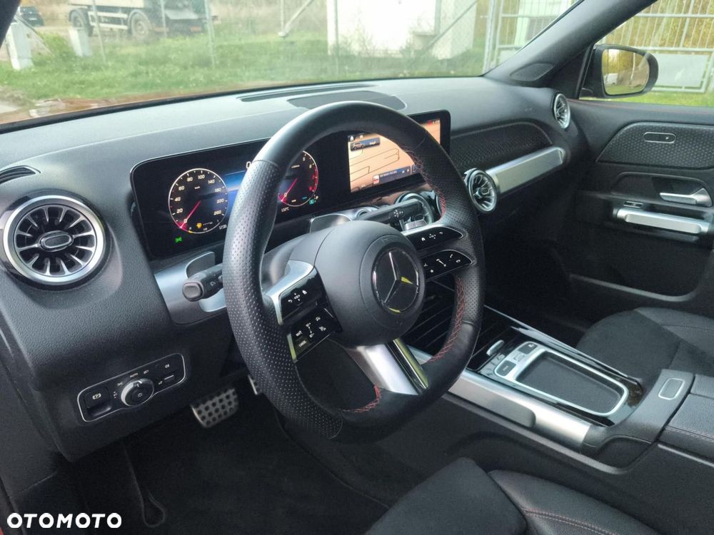 Mercedes-Benz GLB - 9
