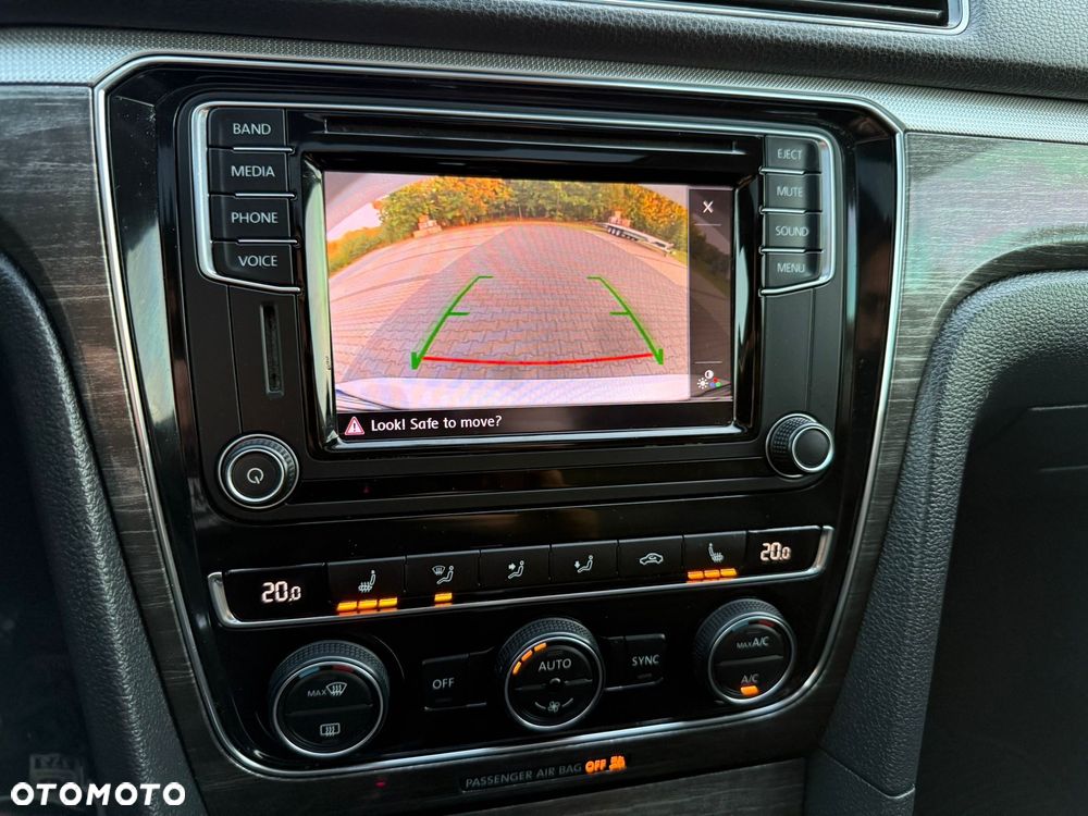 Volkswagen Passat - 26