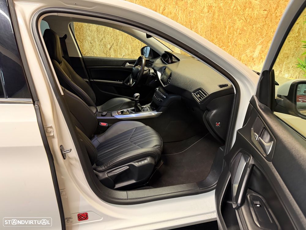 Peugeot 308 130 e-THP Stop & Start Allure - 12