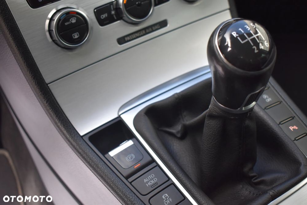 Volkswagen Passat 2.0 TDI DPF R-Line Edition - 27