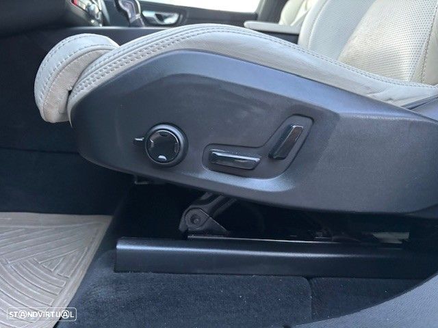 Volvo XC 60 2.0 D4 Inscription AWD Geartronic - 27