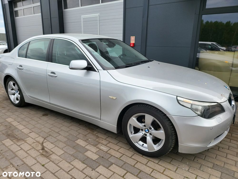 BMW Seria 5 520i - 6
